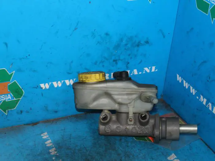 Master cylinder Volkswagen Polo