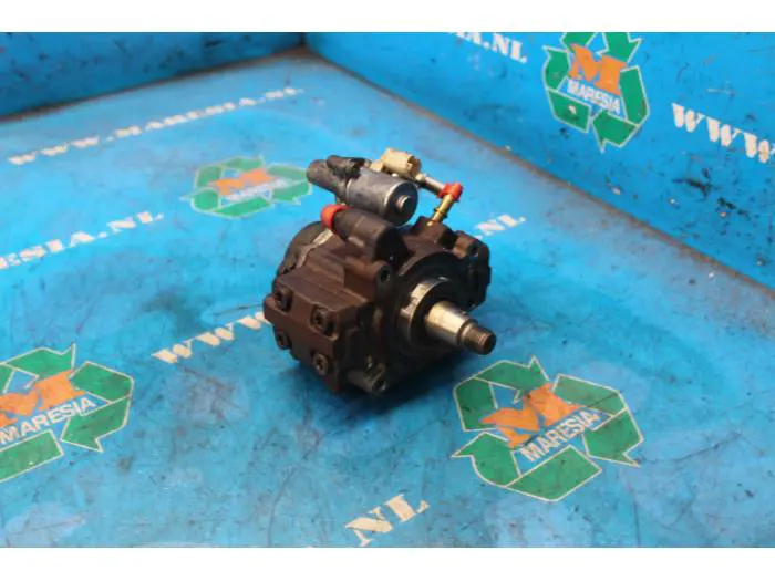 Mechanical fuel pump Volvo V50