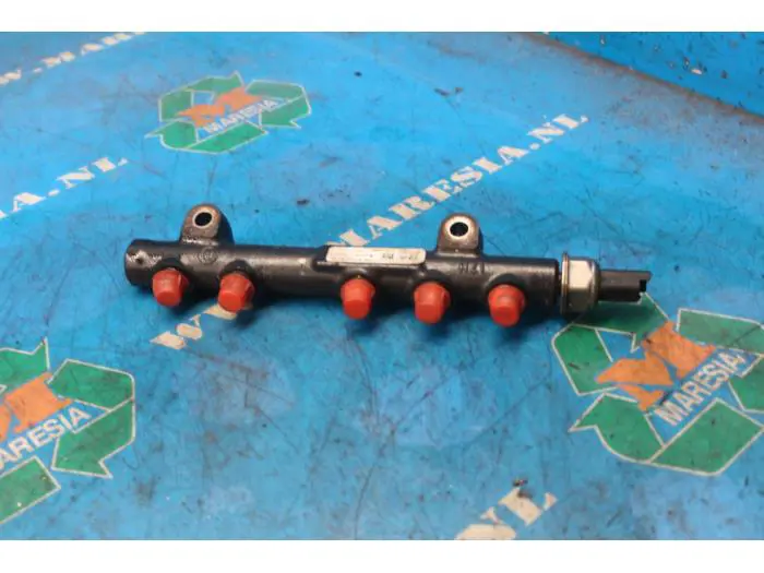 Fuel injector nozzle Volvo V50