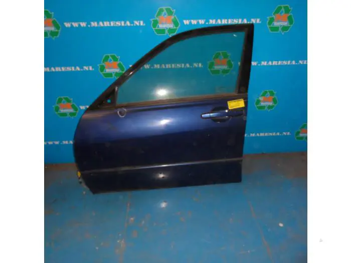 Door 4-door, front left Lexus IS 300