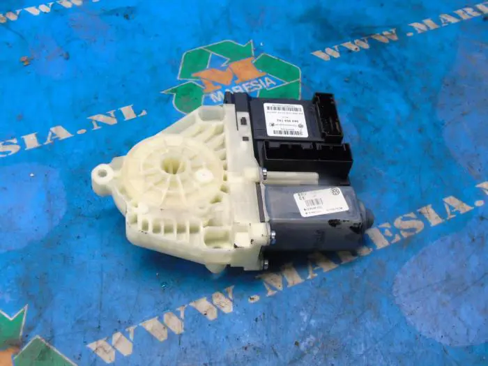 Door window motor Volkswagen Golf