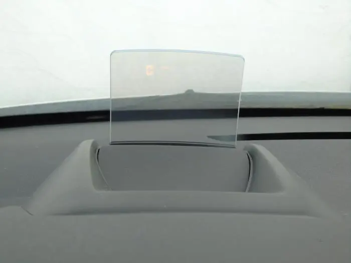 Head-up display Peugeot 3008