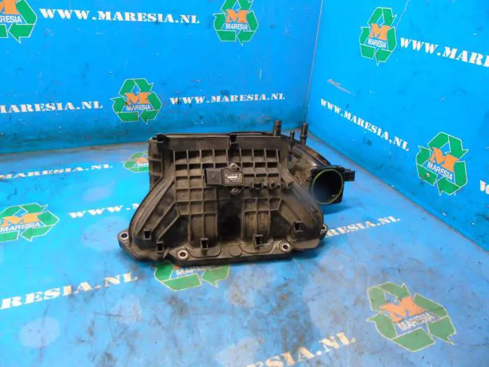 Intake manifold Volkswagen Passat