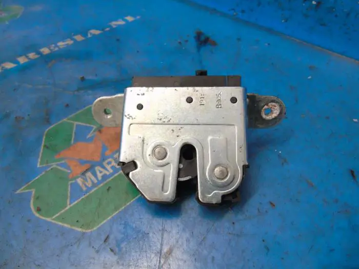 Tailgate lock mechanism Opel Corsa