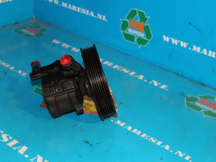 Power steering pump Opel Astra