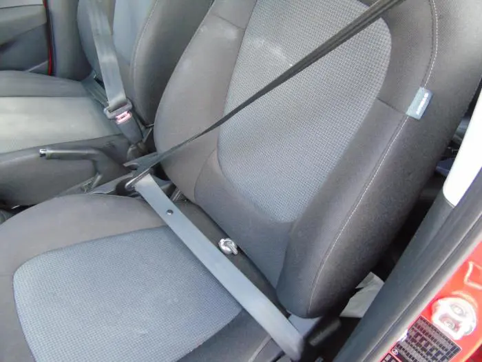 Front seatbelt, left Hyundai I20