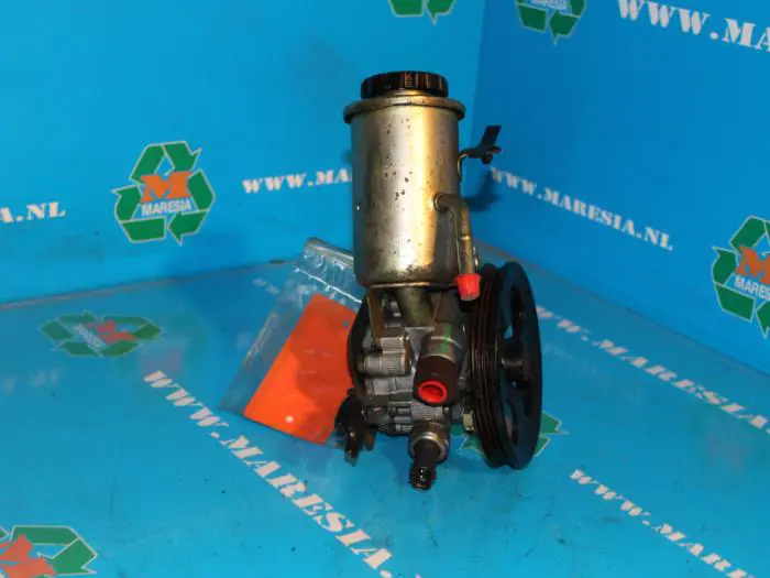 Power steering pump Toyota Yaris Verso