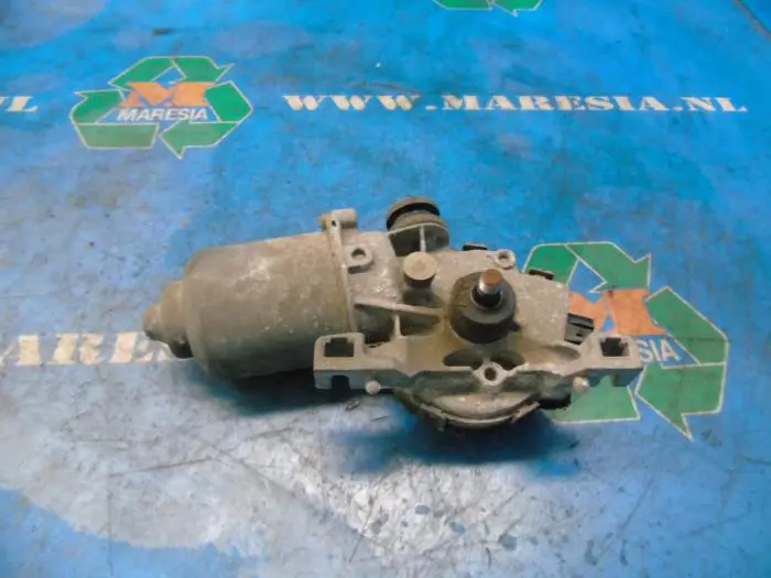 Front wiper motor Toyota IQ