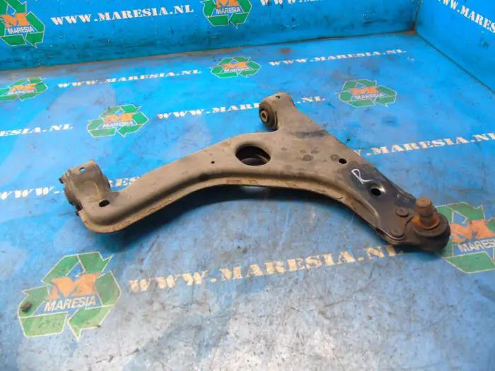 Front lower wishbone, right Opel Meriva