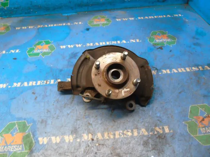 Knuckle, front left Suzuki Alto