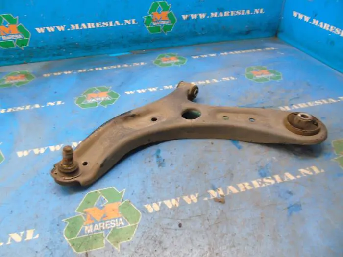 Front lower wishbone, left Kia Rio