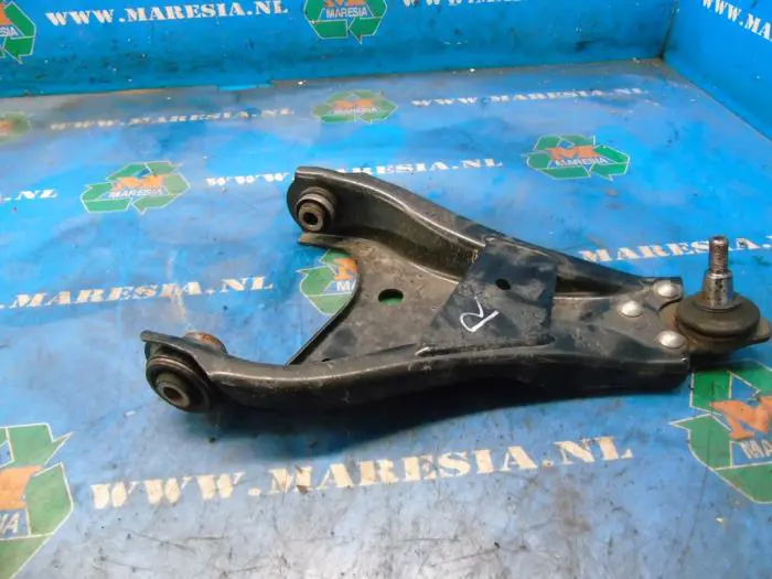 Front lower wishbone, right Dacia Duster