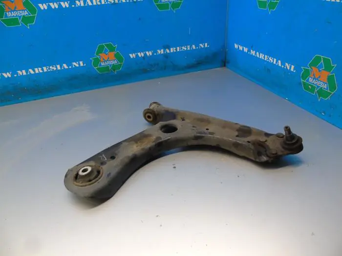 Front lower wishbone, right Skoda Fabia