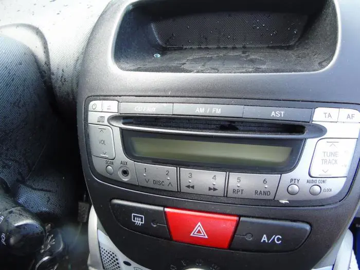 Radio CD player Peugeot 107