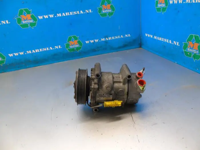 Air conditioning pump Peugeot 206