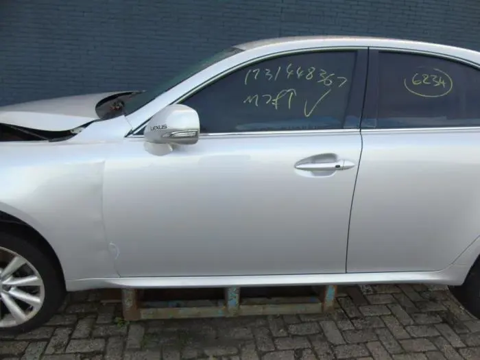 Door 4-door, front left Lexus IS 300