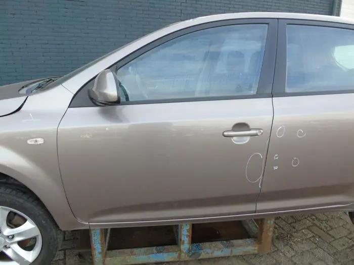 Door 4-door, front left Kia Cee'D