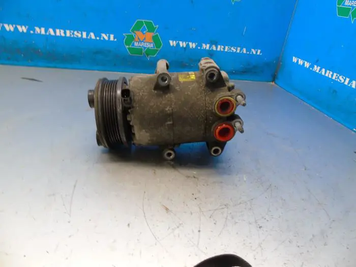 Air conditioning pump Ford Fiesta