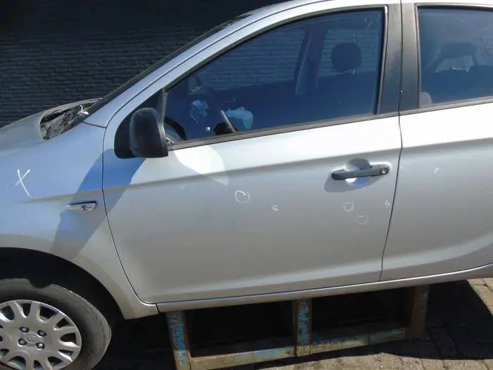 Door 4-door, front left Hyundai I20