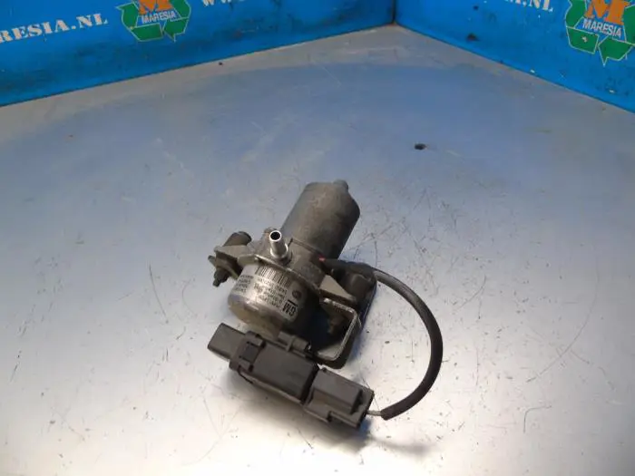 Secondary pump Opel Corsa