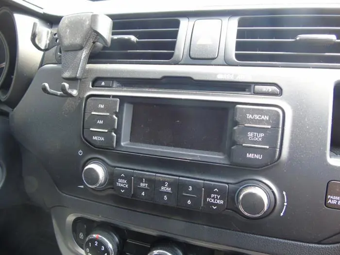 Radio CD player Kia Rio