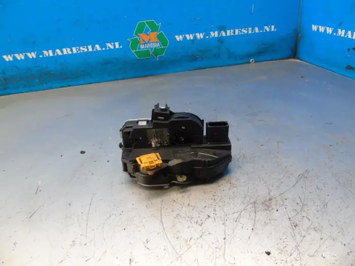 Door lock mechanism 4-door, front left Opel Astra