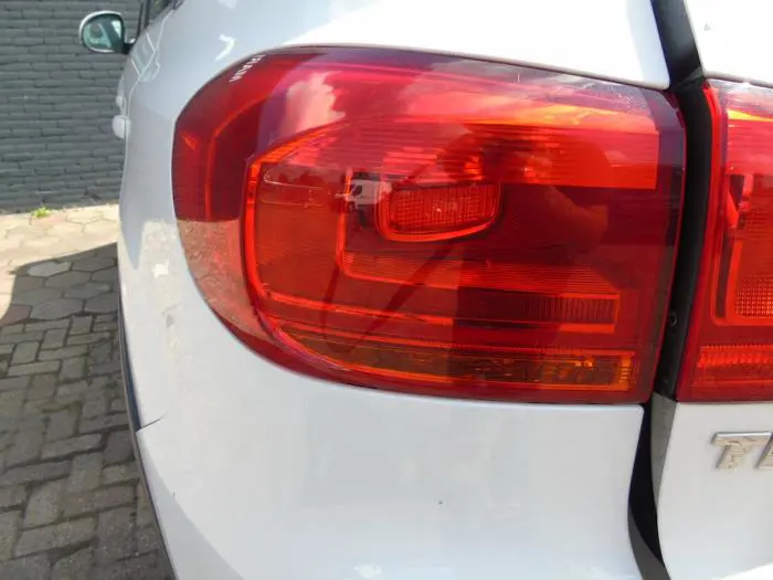 Achterlicht links Volkswagen Tiguan