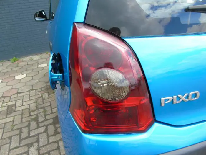 Achterlicht links Nissan Pixo