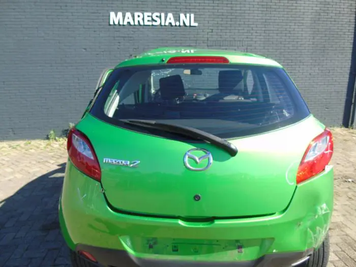 Tailgate Mazda 2.