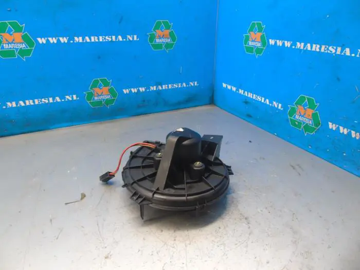 Heating and ventilation fan motor Opel Corsa