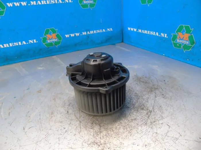 Heating and ventilation fan motor Toyota Corolla Verso