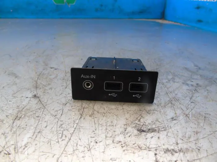 AUX / USB connection Renault Clio