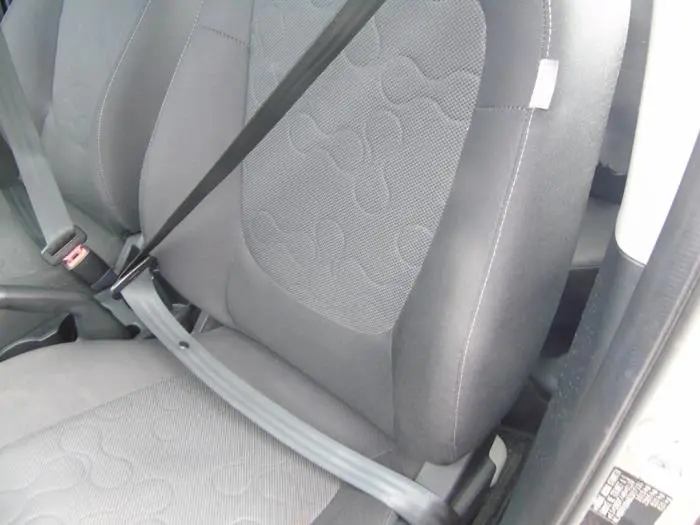 Front seatbelt, left Hyundai I20