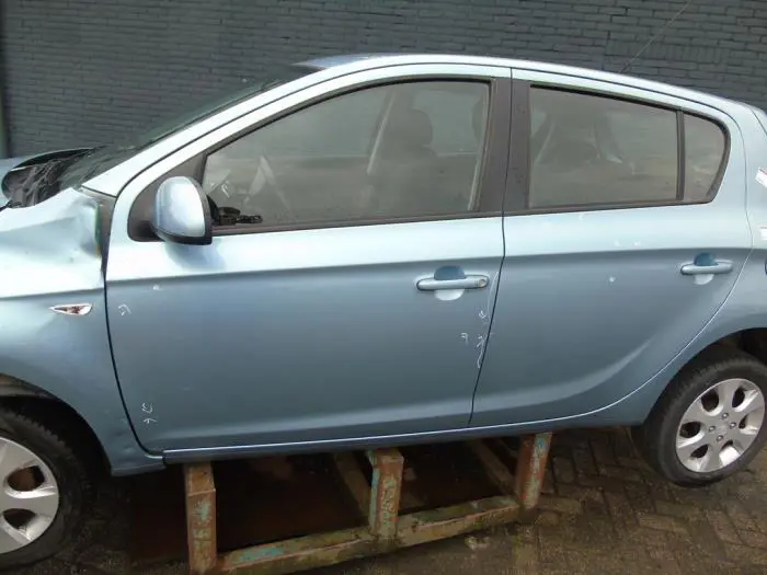 Door 4-door, front left Hyundai I20