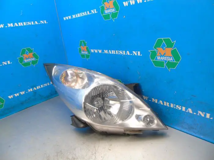 Headlight, right Chevrolet Spark