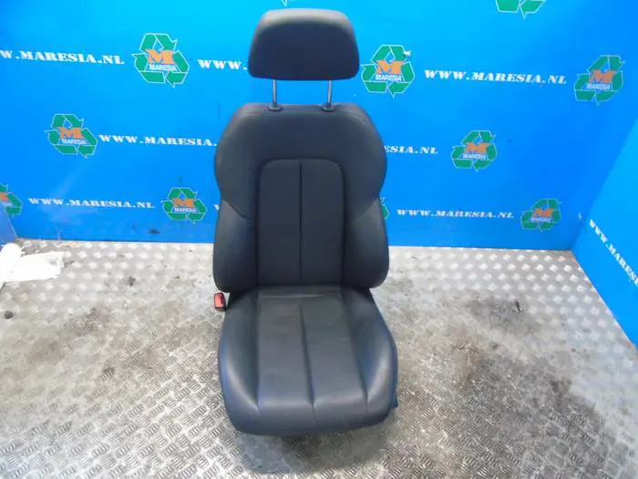 Seat, left Mercedes SLK