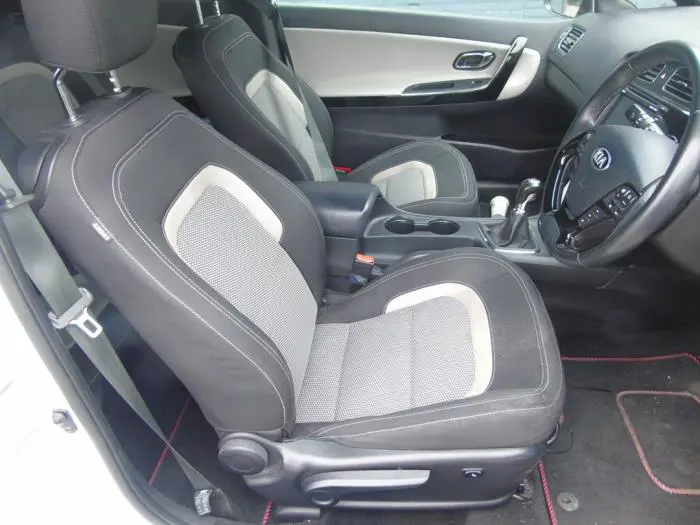 Seat, right Kia Pro Cee'd