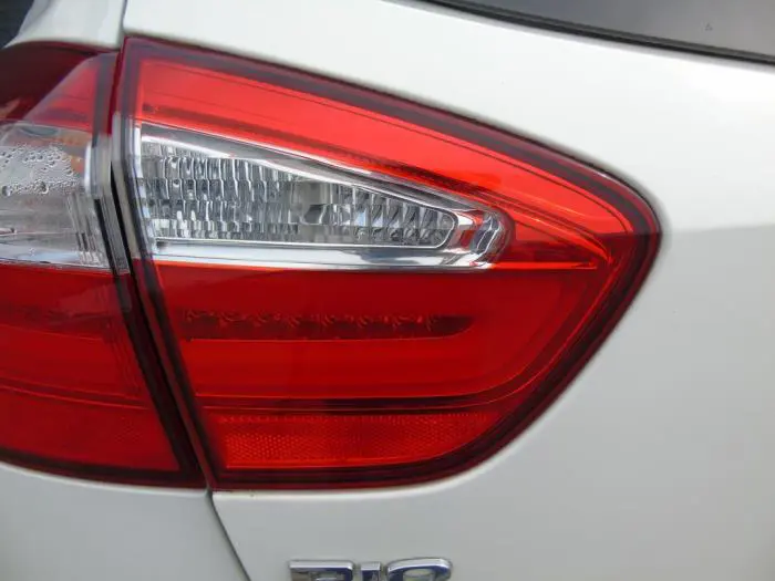 Taillight, left Kia Rio