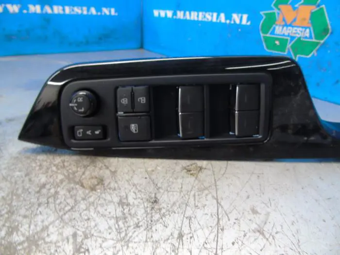 Multi-functional window switch Toyota C-HR