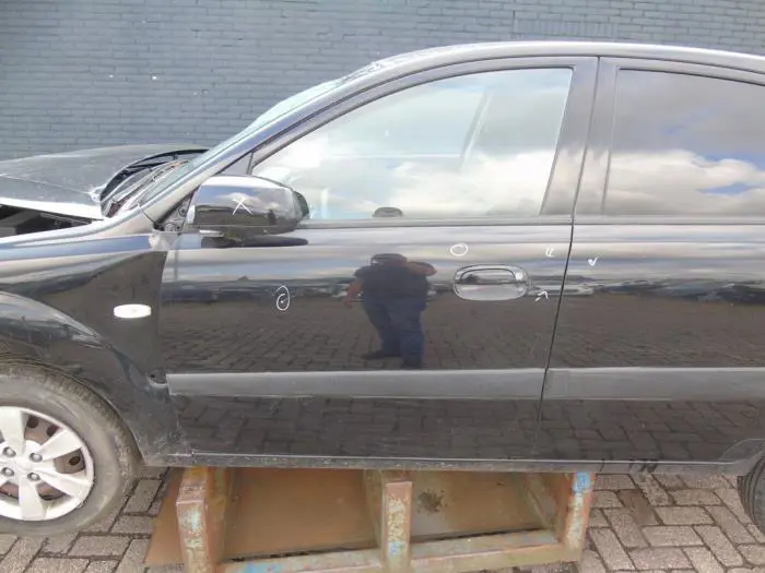 Portier 4Deurs links-voor Kia Rio