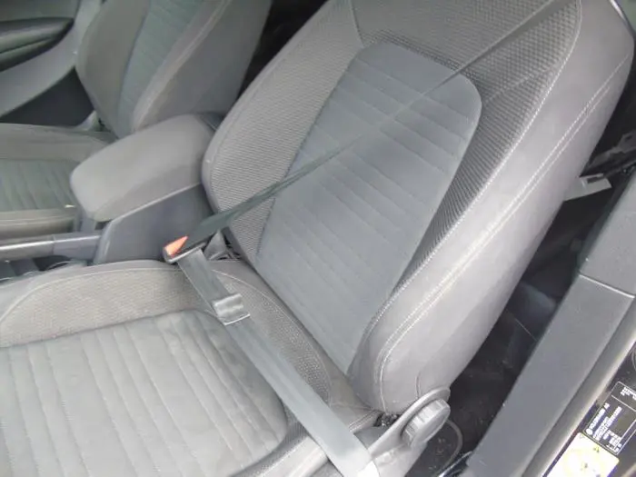 Front seatbelt, left Volkswagen Scirocco