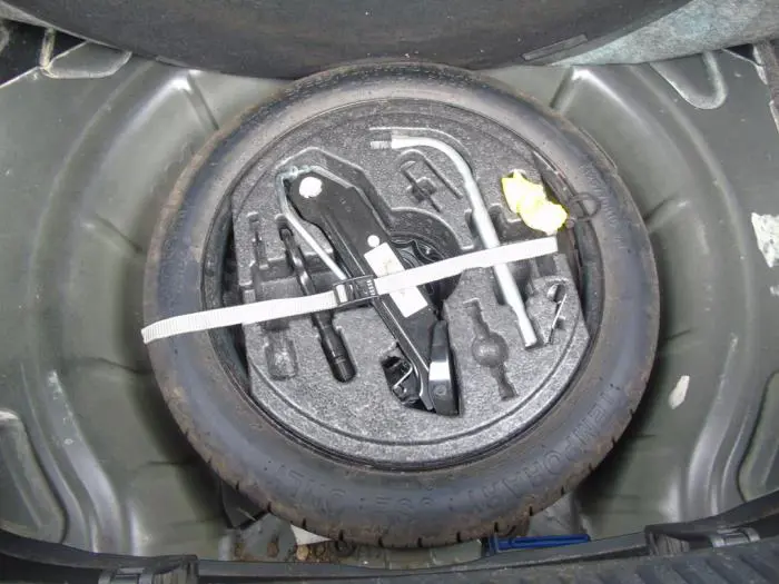 Space-saver spare wheel Volkswagen Scirocco