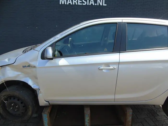 Door 4-door, front left Hyundai I20