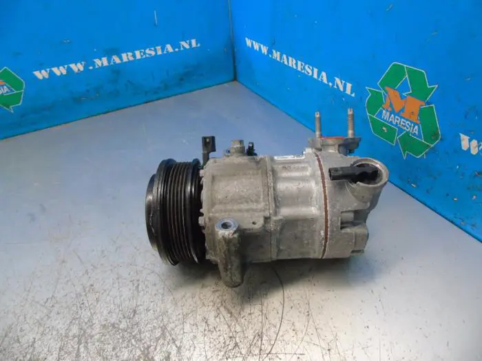 Air conditioning pump Ford Fiesta