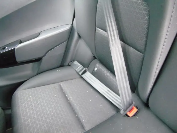 Rear seatbelt, right Kia Picanto