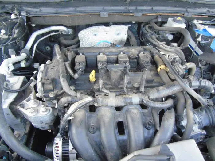 Motor Mazda 3.