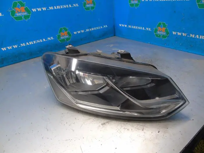 Headlight, right Volkswagen Polo