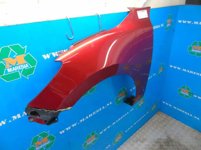 Front wing, left Mazda 2.