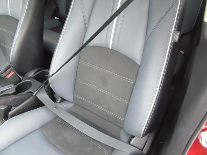 Front seatbelt, left Mazda 2.