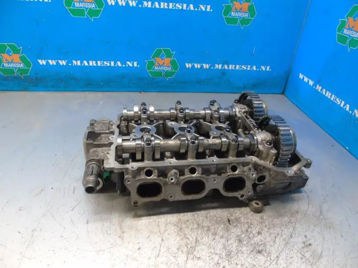 Cylinder head Peugeot 208